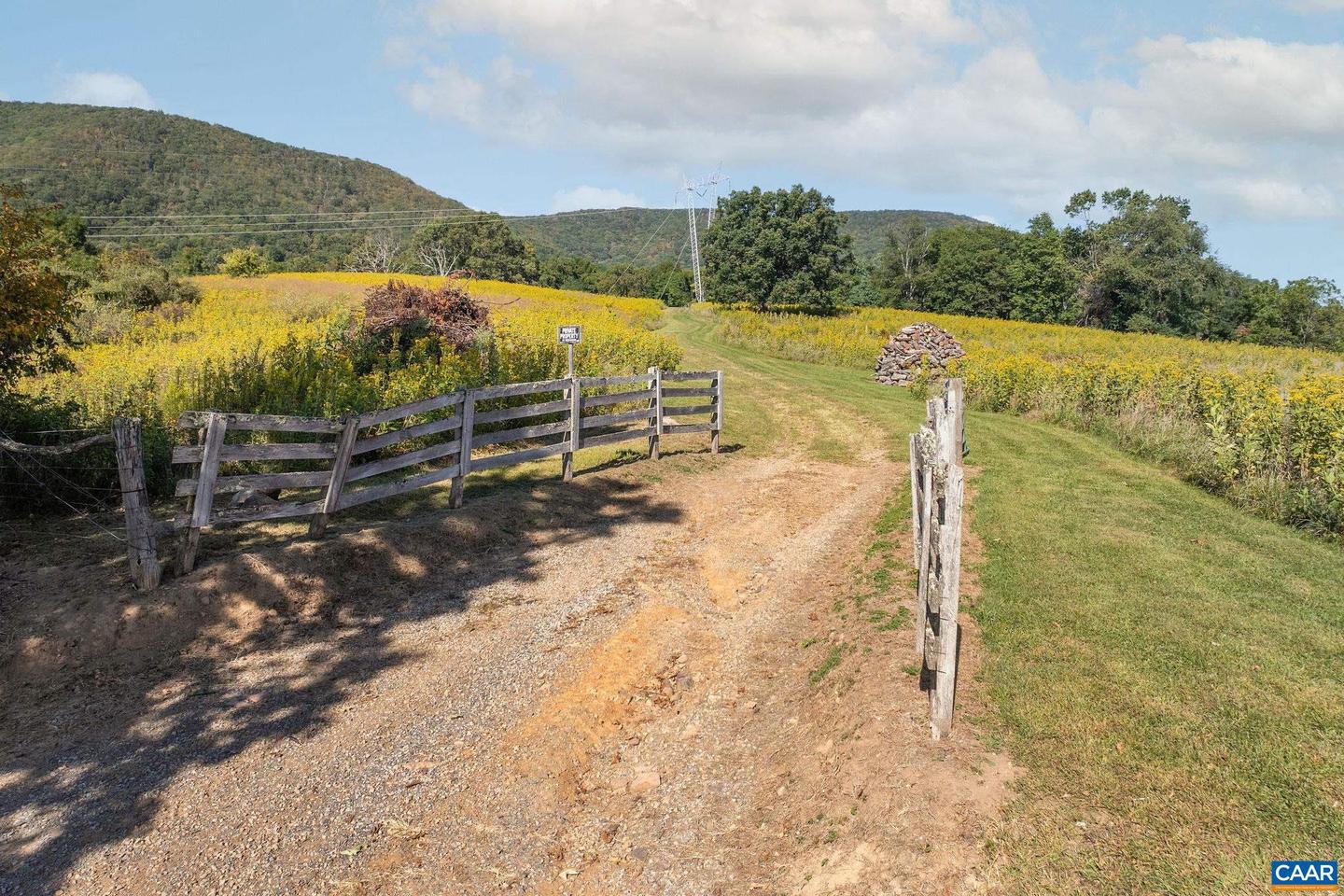 699 HENDRICKSON RD, PEMBROKE, Virginia 24136, 5 Bedrooms Bedrooms, ,3 BathroomsBathrooms,Residential,For Sale,699 HENDRICKSON RD,669395 MLS # 669395