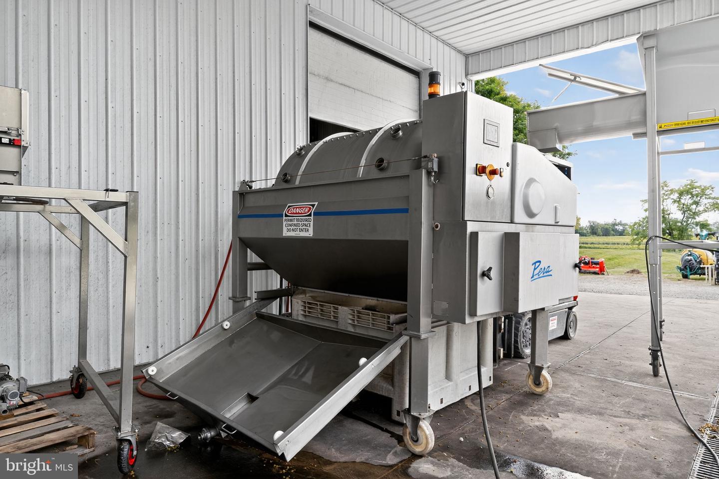 14001 HARPERS FERRY RD, HILLSBORO, Virginia 20132, 5 Bedrooms Bedrooms, ,3 BathroomsBathrooms,Farm,For Sale,14001 HARPERS FERRY RD,VALO2105910 MLS # VALO2105910