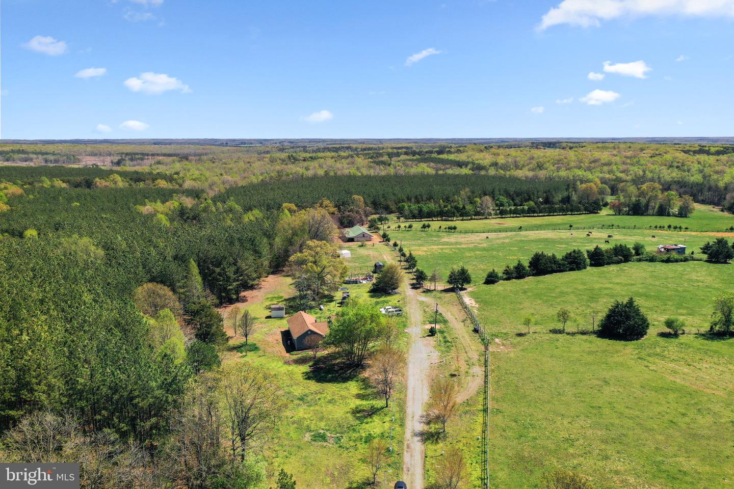 1474 WELSH TRACT, CHARLOTTE COURT HOUSE, Virginia 23923, 5 Bedrooms Bedrooms, 10 Rooms Rooms,4 BathroomsBathrooms,Residential,For Sale,1474 WELSH TRACT,VACE2000034 MLS # VACE2000034