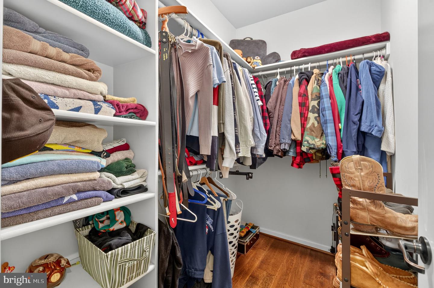 22011 BEAVERDAM DR, ASHBURN, Virginia 20148, 5 Bedrooms Bedrooms, ,5 BathroomsBathrooms,Residential,For Sale,22011 BEAVERDAM DR,VALO2107164 MLS # VALO2107164 22011 BEAVERDAM DR, ASHBURN, Virginia 20148, 5 Bedrooms Bedrooms, ,5 BathroomsBathrooms,Residential,For Sale,22011 BEAVERDAM DR,VALO2107164 MLS # VALO2107164