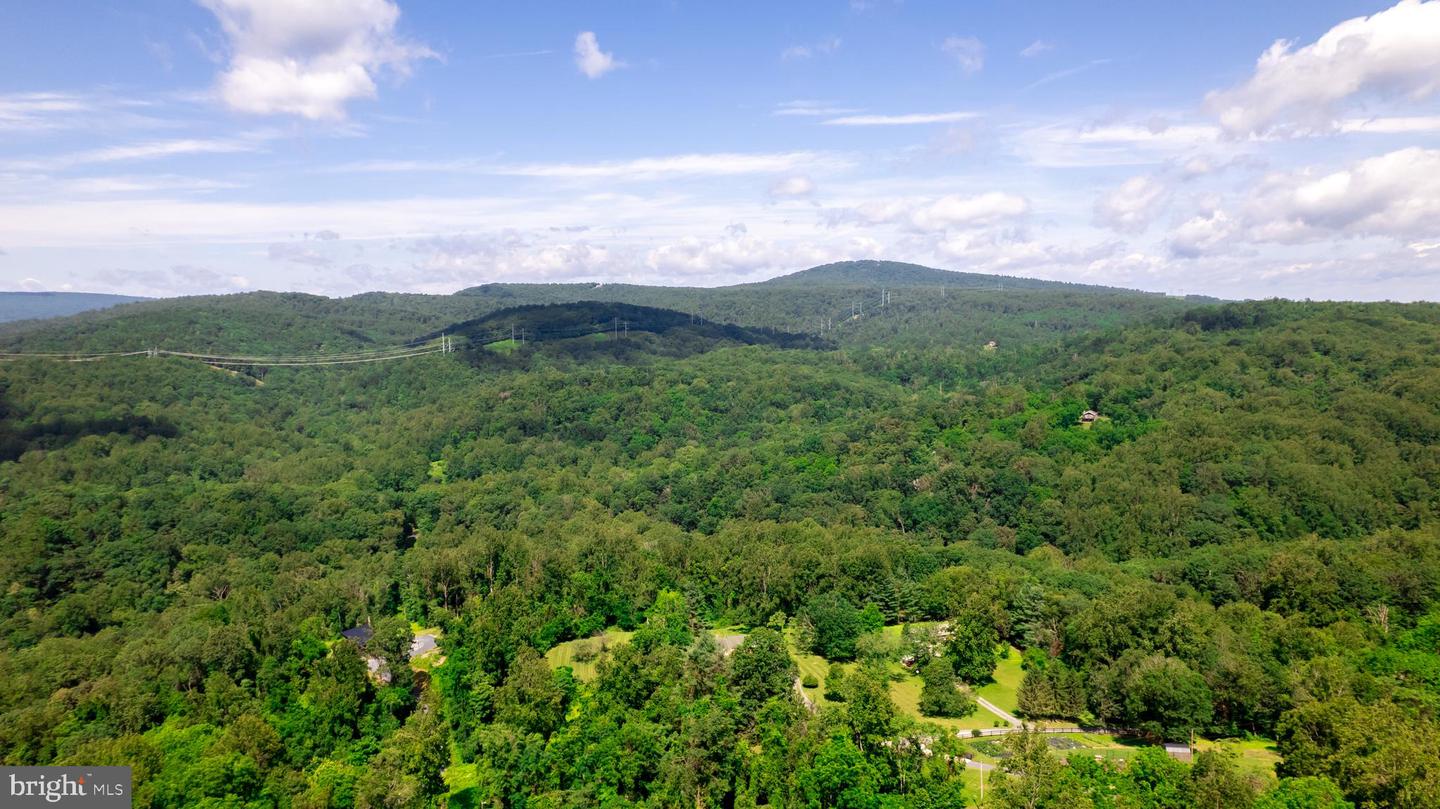 4179 FIERY RUN RD, LINDEN, Virginia 22642, 5 Bedrooms Bedrooms, ,2 BathroomsBathrooms,Residential,For Sale,4179 FIERY RUN RD,VAFQ2018488 MLS # VAFQ2018488