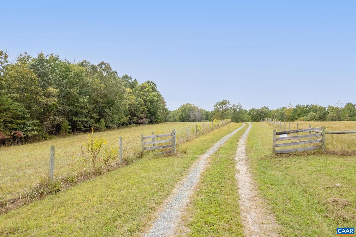 12534 HOWARDSVILLE RD, HOWARDSVILLE, Virginia 24562, 2 Bedrooms Bedrooms, ,2 BathroomsBathrooms,Residential,For Sale,12534 HOWARDSVILLE RD,669432 MLS # 669432