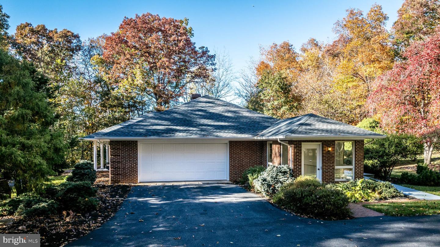 5983 LABS RUN LN, PENN LAIRD, Virginia 22846, 4 Bedrooms Bedrooms, ,3 BathroomsBathrooms,Residential,For Sale,5983 LABS RUN LN,VARO2002248 MLS # VARO2002248