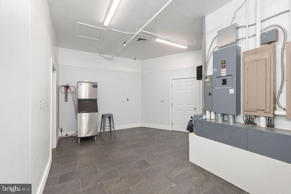 838 BOWLING GREEN RD, FRONT ROYAL, Virginia 22630, ,3 BathroomsBathrooms,Farm,For Sale,838 BOWLING GREEN RD,VAWR2012526 MLS # VAWR2012526