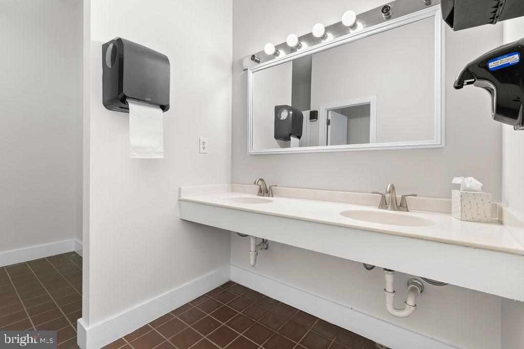 838 BOWLING GREEN RD, FRONT ROYAL, Virginia 22630, ,3 BathroomsBathrooms,Farm,For Sale,838 BOWLING GREEN RD,VAWR2012526 MLS # VAWR2012526