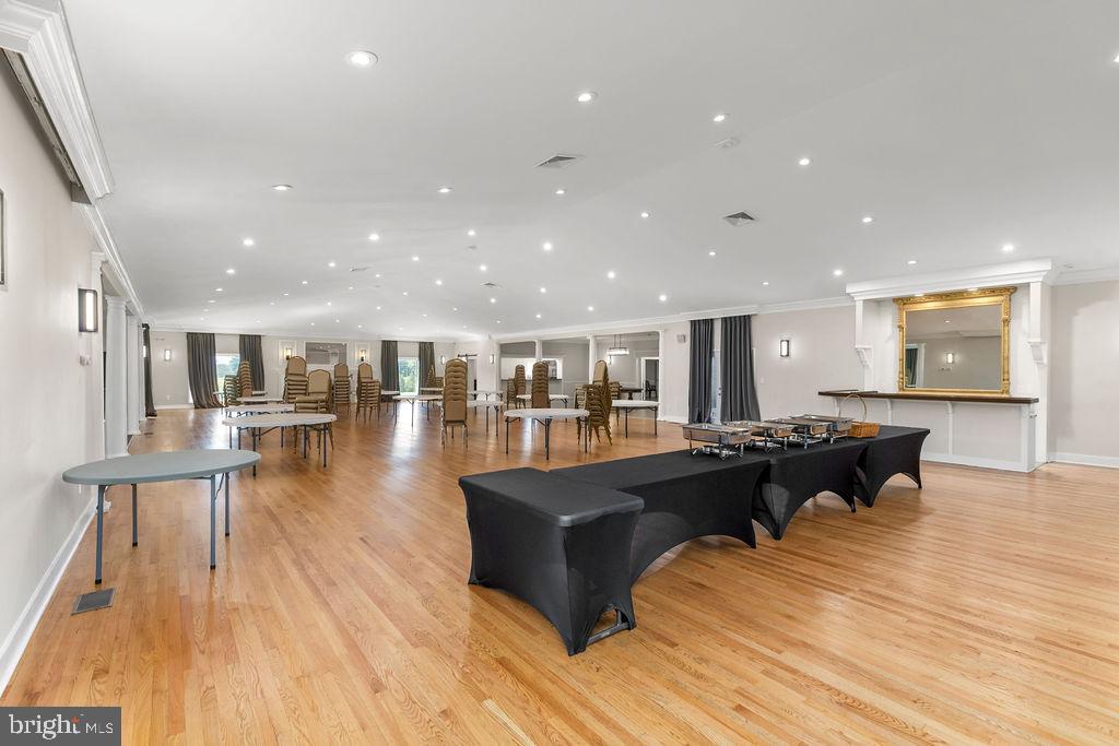 838 BOWLING GREEN RD, FRONT ROYAL, Virginia 22630, ,3 BathroomsBathrooms,Farm,For Sale,838 BOWLING GREEN RD,VAWR2012526 MLS # VAWR2012526