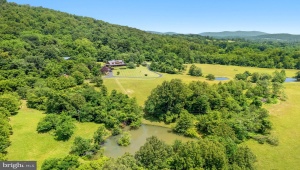 156 BEAR WALLOW RD HUNTLY Virginia 22640