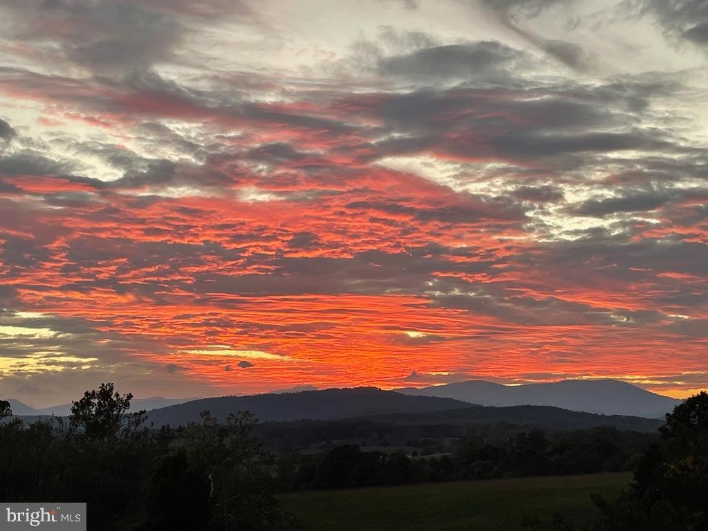 643 RICHMOND RD, AMISSVILLE, Virginia 20106, 3 Bedrooms Bedrooms, ,2 BathroomsBathrooms,Residential,For Sale,643 RICHMOND RD,VARP2002322 MLS # VARP2002322