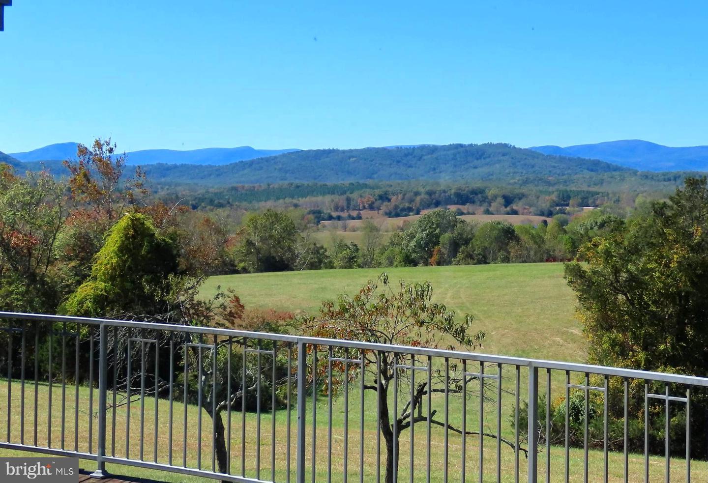 643 RICHMOND RD, AMISSVILLE, Virginia 20106, 3 Bedrooms Bedrooms, ,2 BathroomsBathrooms,Residential,For Sale,643 RICHMOND RD,VARP2002322 MLS # VARP2002322