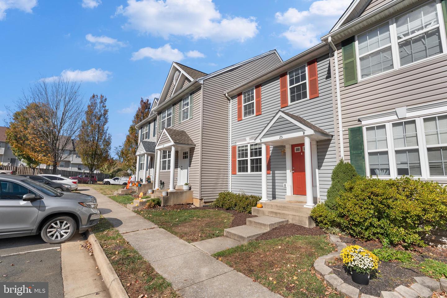 25 QUARTERPOLE CT, WARRENTON, Virginia 20186, 3 Bedrooms Bedrooms, 1 Room Rooms,3 BathroomsBathrooms,Residential,For Sale,25 QUARTERPOLE CT,VAFQ2019502 MLS # VAFQ2019502 25 QUARTERPOLE CT, WARRENTON, Virginia 20186, 3 Bedrooms Bedrooms, 1 Room Rooms,3 BathroomsBathrooms,Residential,For Sale,25 QUARTERPOLE CT,VAFQ2019502 MLS # VAFQ2019502