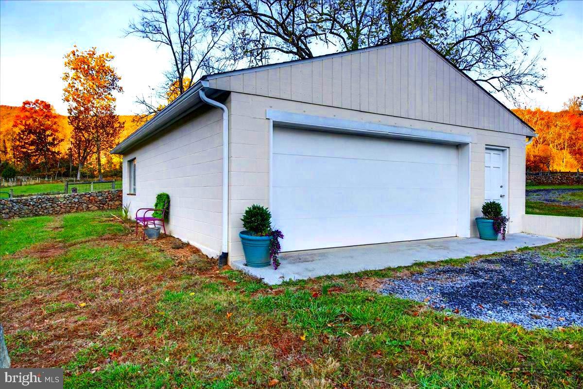 290 RILEY HOLLOW RD, HUNTLY, Virginia 22640, 3 Bedrooms Bedrooms, ,3 BathroomsBathrooms,Farm,For Sale,290 RILEY HOLLOW RD,VARP2002364 MLS # VARP2002364