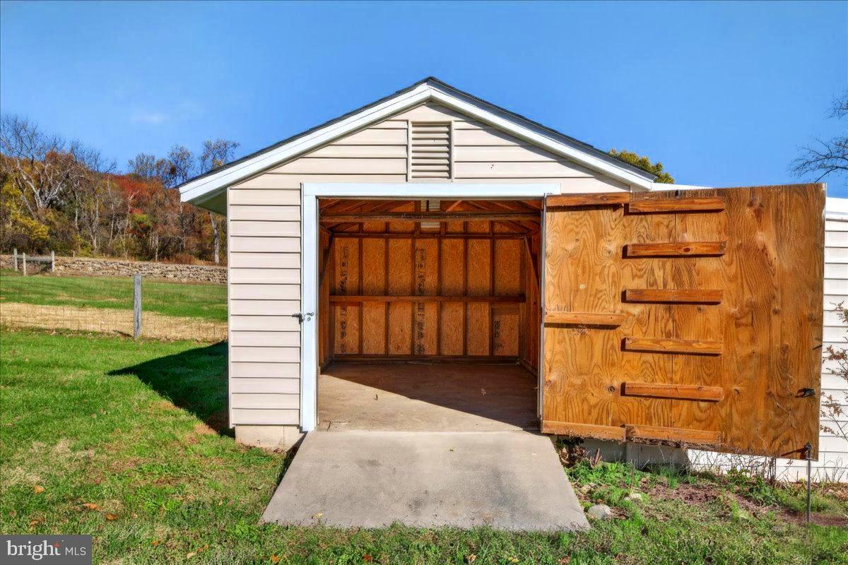 290 RILEY HOLLOW RD, HUNTLY, Virginia 22640, 3 Bedrooms Bedrooms, ,3 BathroomsBathrooms,Farm,For Sale,290 RILEY HOLLOW RD,VARP2002364 MLS # VARP2002364