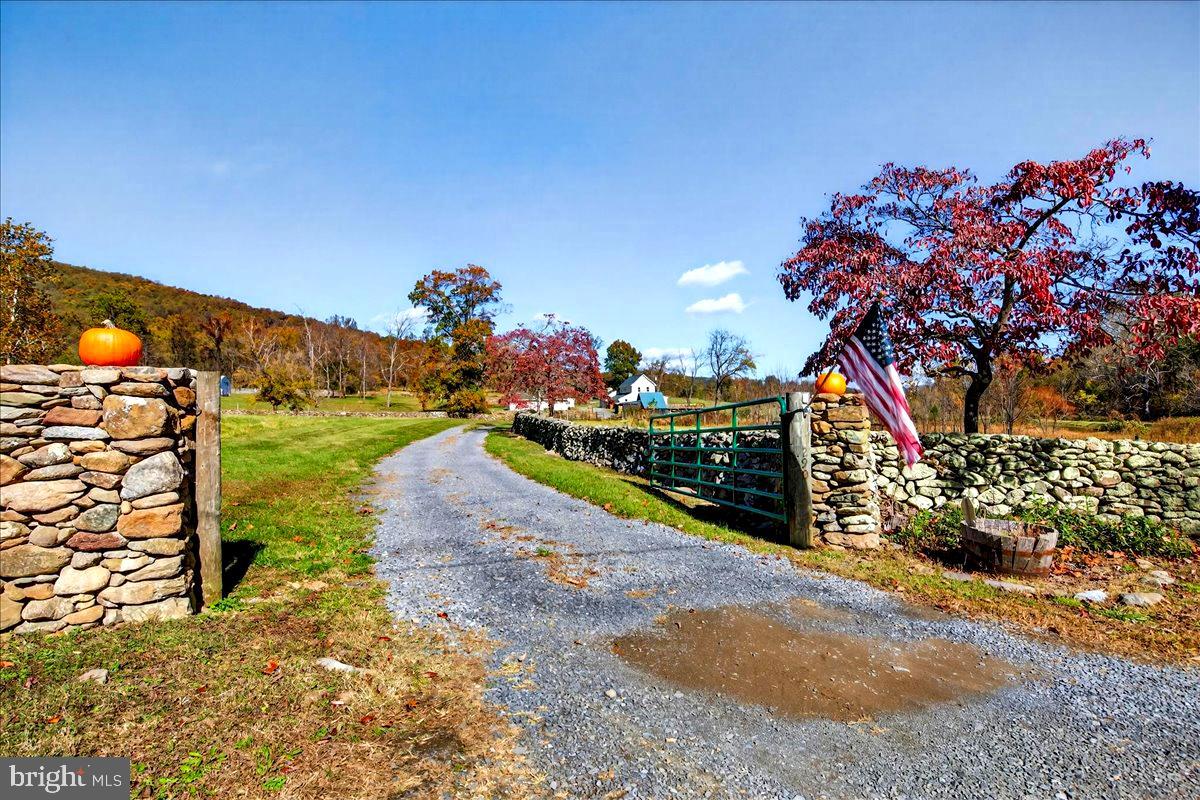 290 RILEY HOLLOW RD, HUNTLY, Virginia 22640, 3 Bedrooms Bedrooms, ,3 BathroomsBathrooms,Farm,For Sale,290 RILEY HOLLOW RD,VARP2002364 MLS # VARP2002364