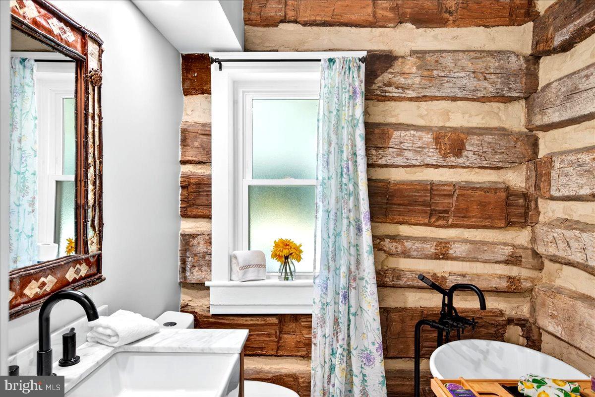 290 RILEY HOLLOW RD, HUNTLY, Virginia 22640, 3 Bedrooms Bedrooms, ,3 BathroomsBathrooms,Residential,For Sale,290 RILEY HOLLOW RD,VARP2002360 MLS # VARP2002360