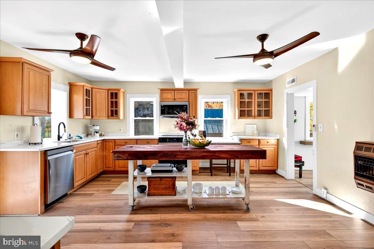 290 RILEY HOLLOW RD, HUNTLY, Virginia 22640, 3 Bedrooms Bedrooms, ,3 BathroomsBathrooms,Residential,For Sale,290 RILEY HOLLOW RD,VARP2002360 MLS # VARP2002360