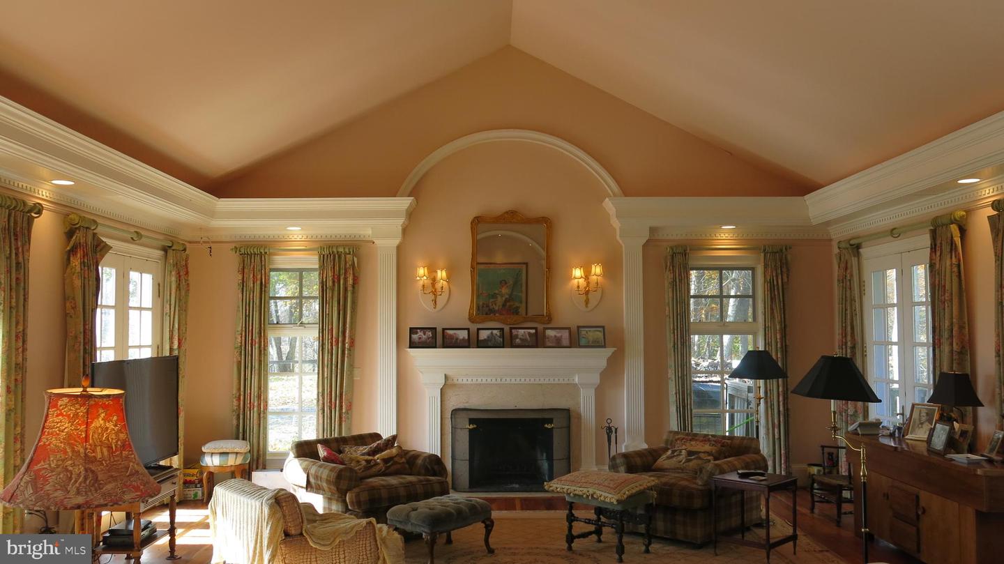 200 FOGG MOUNTAIN LN, FLINT HILL, Virginia 22627, 3 Bedrooms Bedrooms, ,2 BathroomsBathrooms,Residential,For Sale,200 FOGG MOUNTAIN LN,VARP2002366 MLS # VARP2002366