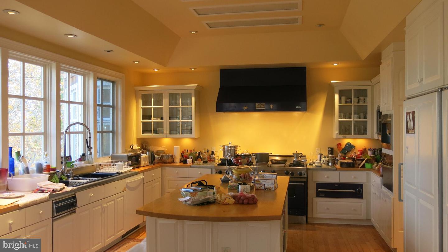 200 FOGG MOUNTAIN LN, FLINT HILL, Virginia 22627, 3 Bedrooms Bedrooms, ,2 BathroomsBathrooms,Residential,For Sale,200 FOGG MOUNTAIN LN,VARP2002366 MLS # VARP2002366