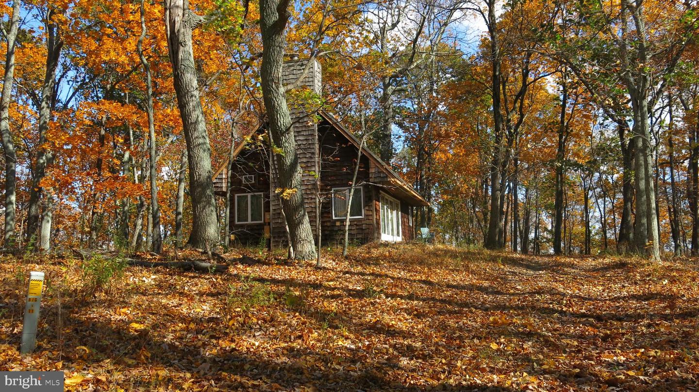 200 FOGG MOUNTAIN LN, FLINT HILL, Virginia 22627, 3 Bedrooms Bedrooms, ,2 BathroomsBathrooms,Residential,For Sale,200 FOGG MOUNTAIN LN,VARP2002366 MLS # VARP2002366