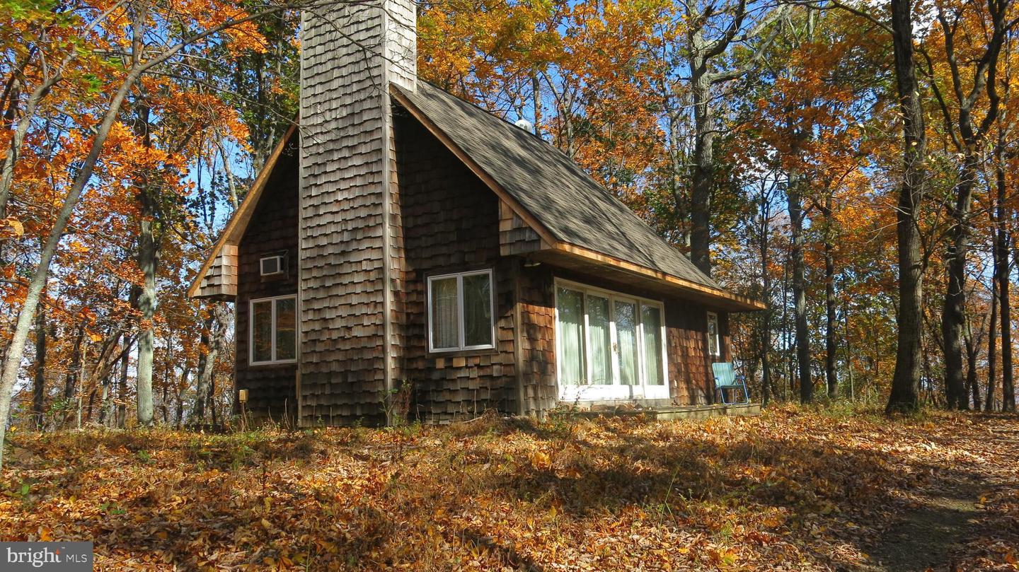 200 FOGG MOUNTAIN LN, FLINT HILL, Virginia 22627, 3 Bedrooms Bedrooms, ,2 BathroomsBathrooms,Residential,For Sale,200 FOGG MOUNTAIN LN,VARP2002366 MLS # VARP2002366