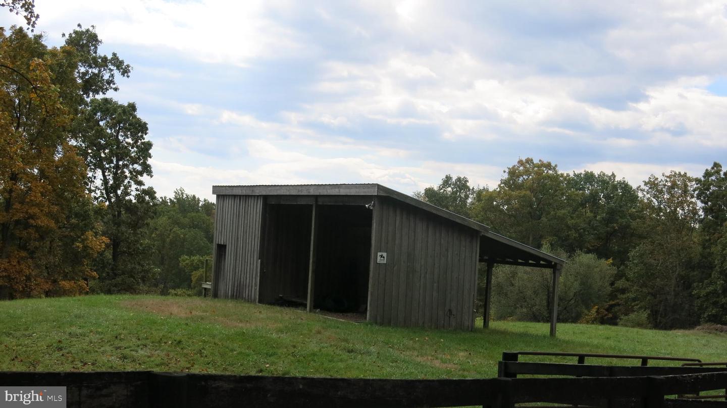 200 FOGG MOUNTAIN LN, FLINT HILL, Virginia 22627, 3 Bedrooms Bedrooms, ,2 BathroomsBathrooms,Residential,For Sale,200 FOGG MOUNTAIN LN,VARP2002366 MLS # VARP2002366