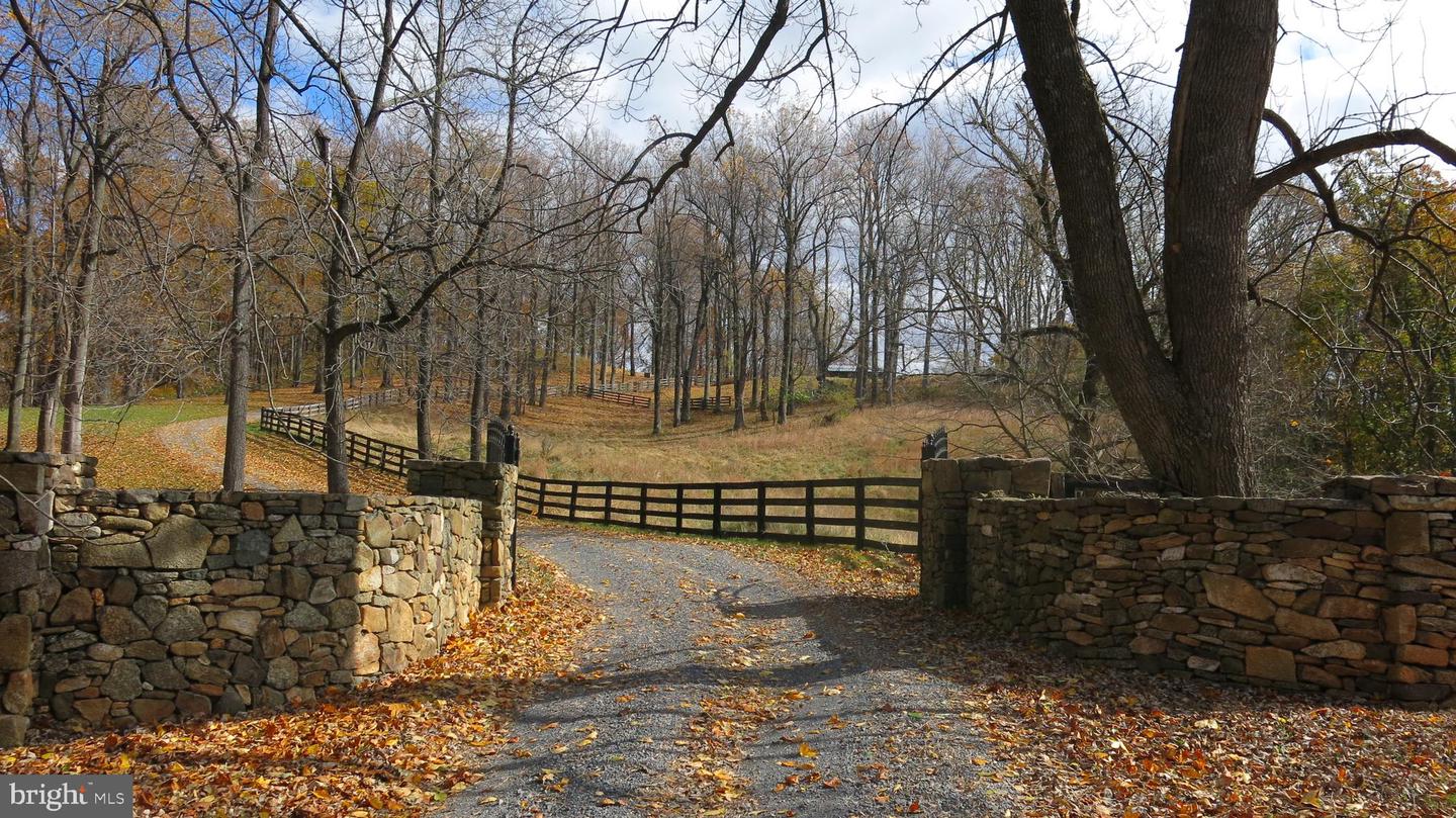 200 FOGG MOUNTAIN LN, FLINT HILL, Virginia 22627, 3 Bedrooms Bedrooms, ,2 BathroomsBathrooms,Residential,For Sale,200 FOGG MOUNTAIN LN,VARP2002366 MLS # VARP2002366