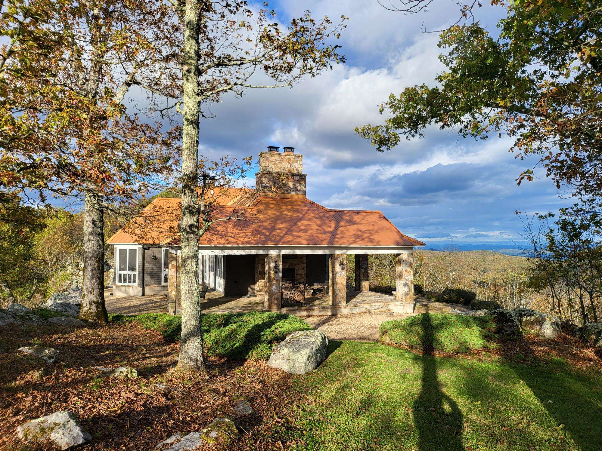 504 AIRPORT DR, HOT SPRINGS, Virginia 24445, 3 Bedrooms Bedrooms, ,3 BathroomsBathrooms,Residential,14,504 AIRPORT DR,670681 MLS # 670681