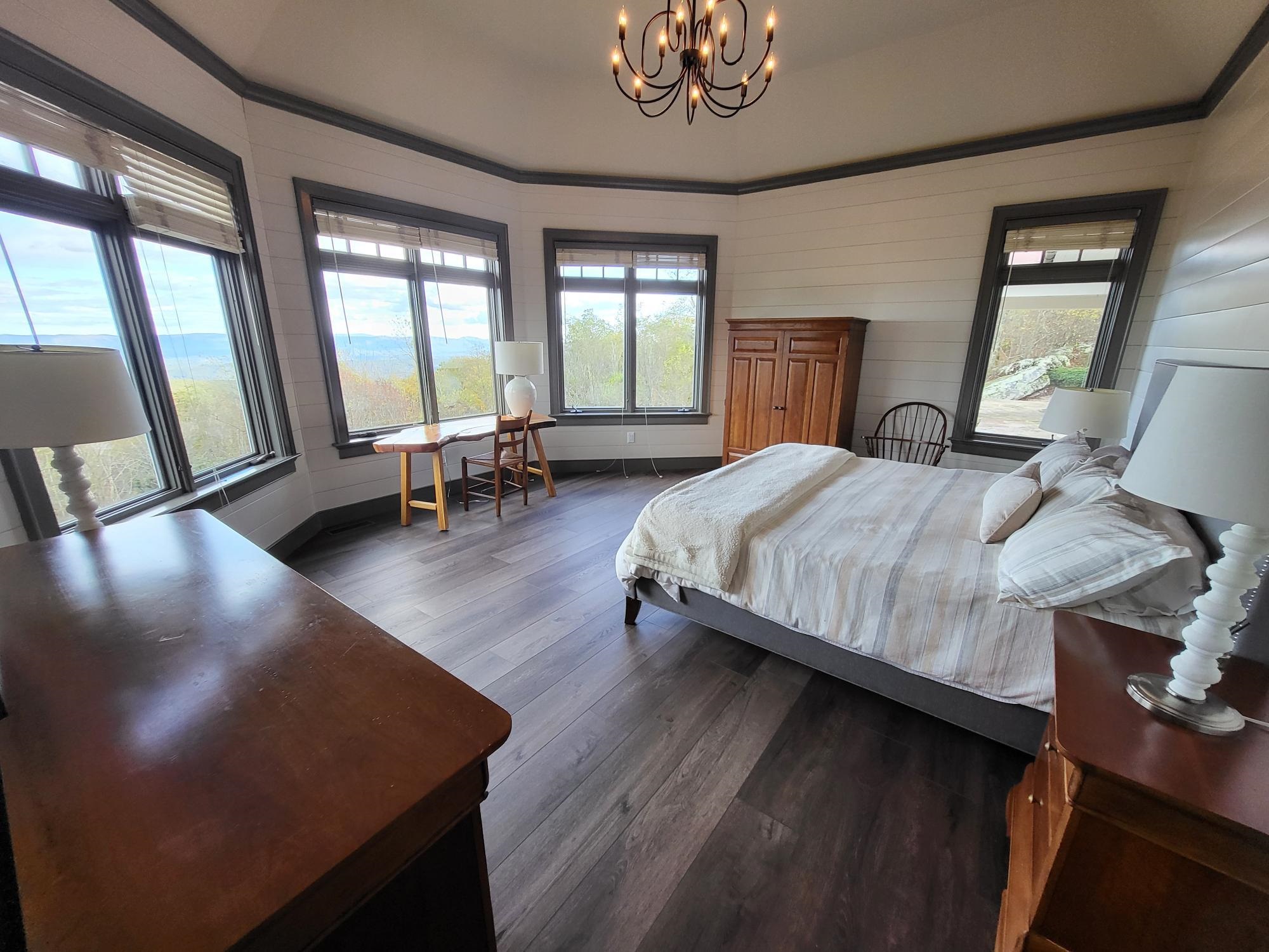 504 AIRPORT DR, HOT SPRINGS, Virginia 24445, 3 Bedrooms Bedrooms, ,3 BathroomsBathrooms,Residential,14,504 AIRPORT DR,670681 MLS # 670681