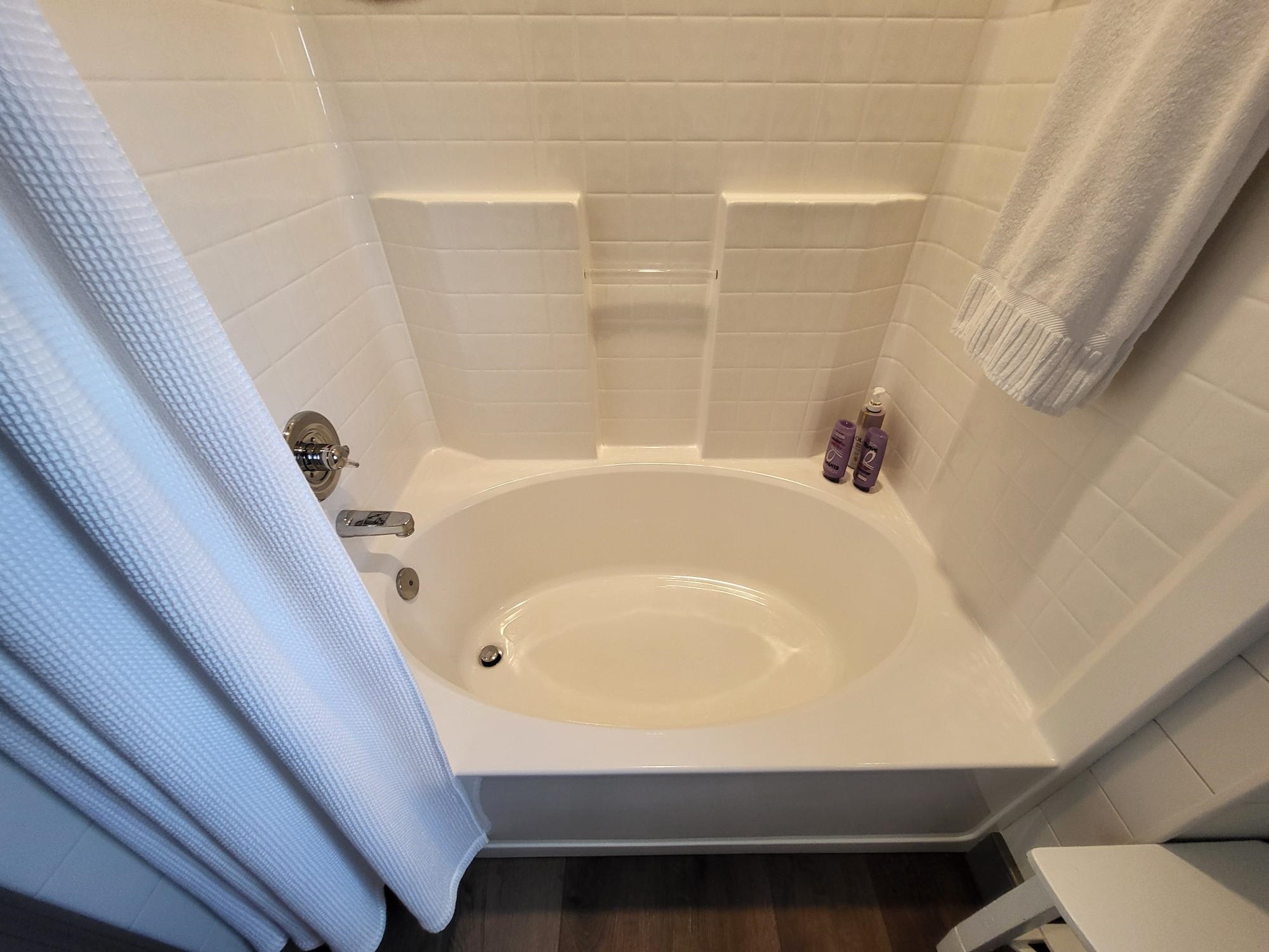 504 AIRPORT DR, HOT SPRINGS, Virginia 24445, 3 Bedrooms Bedrooms, ,3 BathroomsBathrooms,Residential,14,504 AIRPORT DR,670681 MLS # 670681