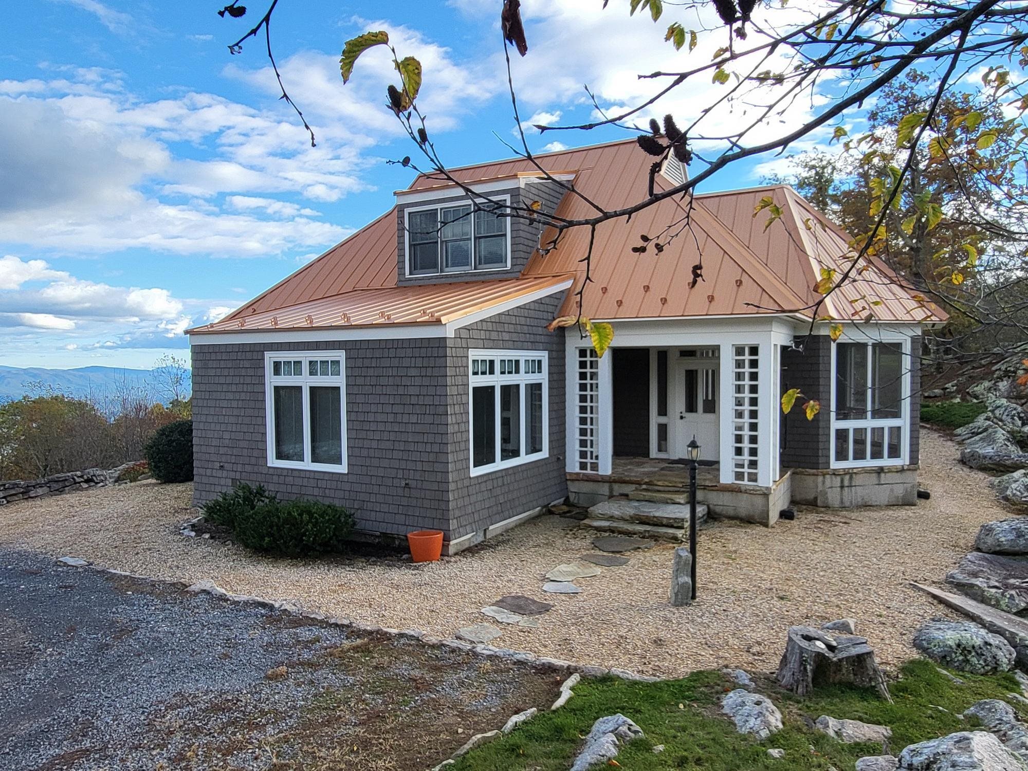 504 AIRPORT DR, HOT SPRINGS, Virginia 24445, 3 Bedrooms Bedrooms, ,3 BathroomsBathrooms,Residential,14,504 AIRPORT DR,670681 MLS # 670681