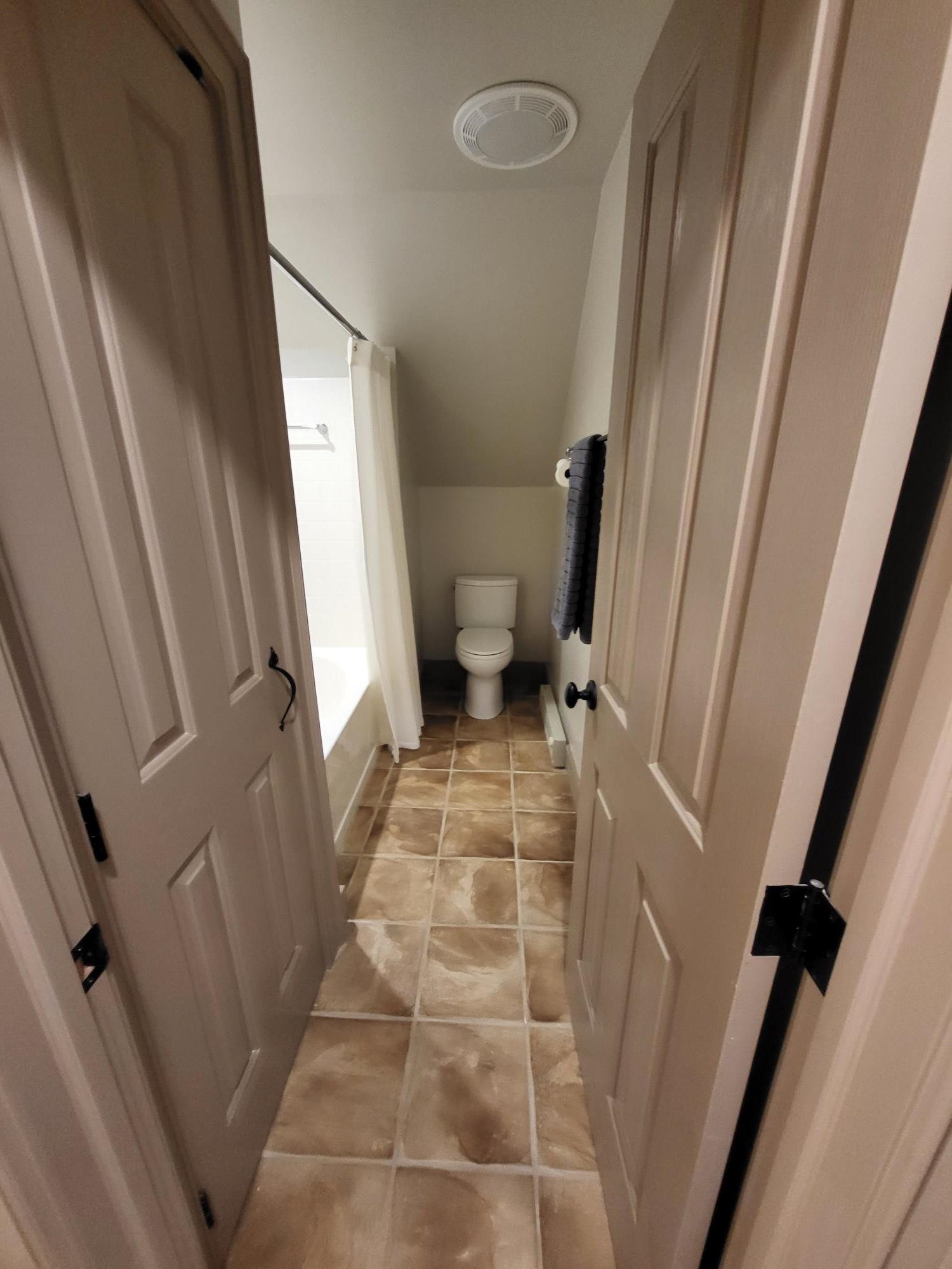 504 AIRPORT DR, HOT SPRINGS, Virginia 24445, 3 Bedrooms Bedrooms, ,3 BathroomsBathrooms,Residential,14,504 AIRPORT DR,670681 MLS # 670681