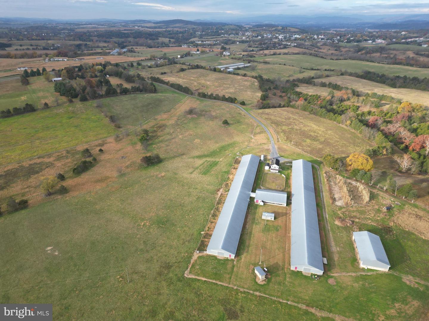 499 E LEE HWY, NEW MARKET, Virginia 22844, 3 Bedrooms Bedrooms, ,2 BathroomsBathrooms,Farm,For Sale,499 E LEE HWY,VASH2012864 MLS # VASH2012864