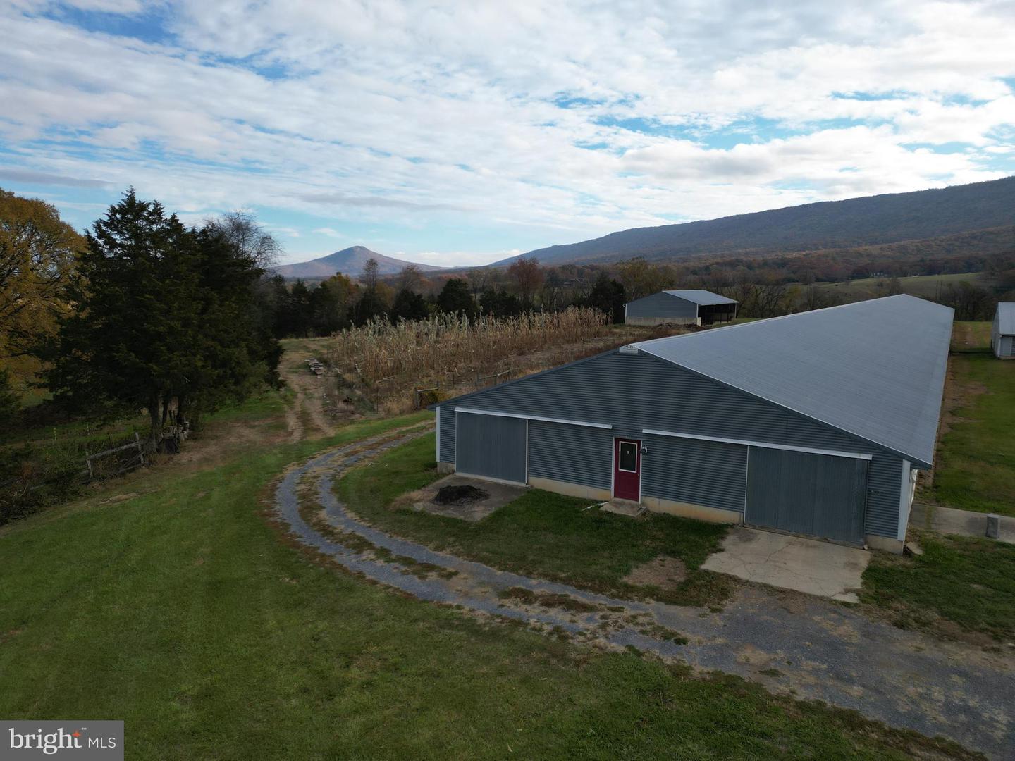 499 E LEE HWY, NEW MARKET, Virginia 22844, 3 Bedrooms Bedrooms, ,2 BathroomsBathrooms,Farm,For Sale,499 E LEE HWY,VASH2012864 MLS # VASH2012864