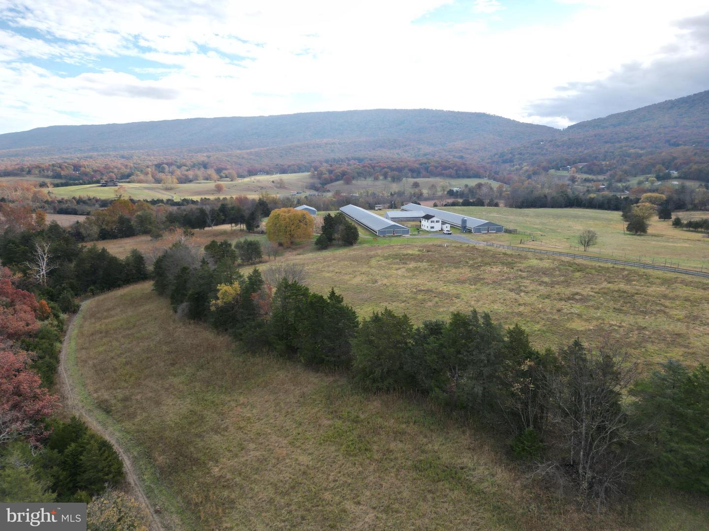 499 E LEE HWY, NEW MARKET, Virginia 22844, 3 Bedrooms Bedrooms, ,2 BathroomsBathrooms,Farm,For Sale,499 E LEE HWY,VASH2012864 MLS # VASH2012864