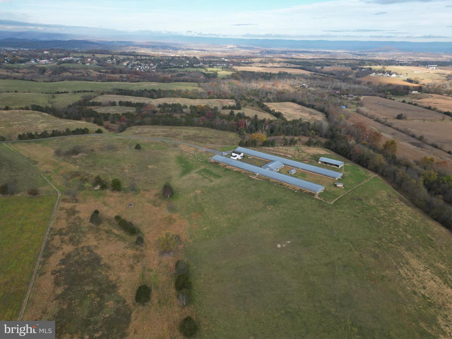 499 E LEE HWY, NEW MARKET, Virginia 22844, 3 Bedrooms Bedrooms, ,2 BathroomsBathrooms,Farm,For Sale,499 E LEE HWY,VASH2012864 MLS # VASH2012864