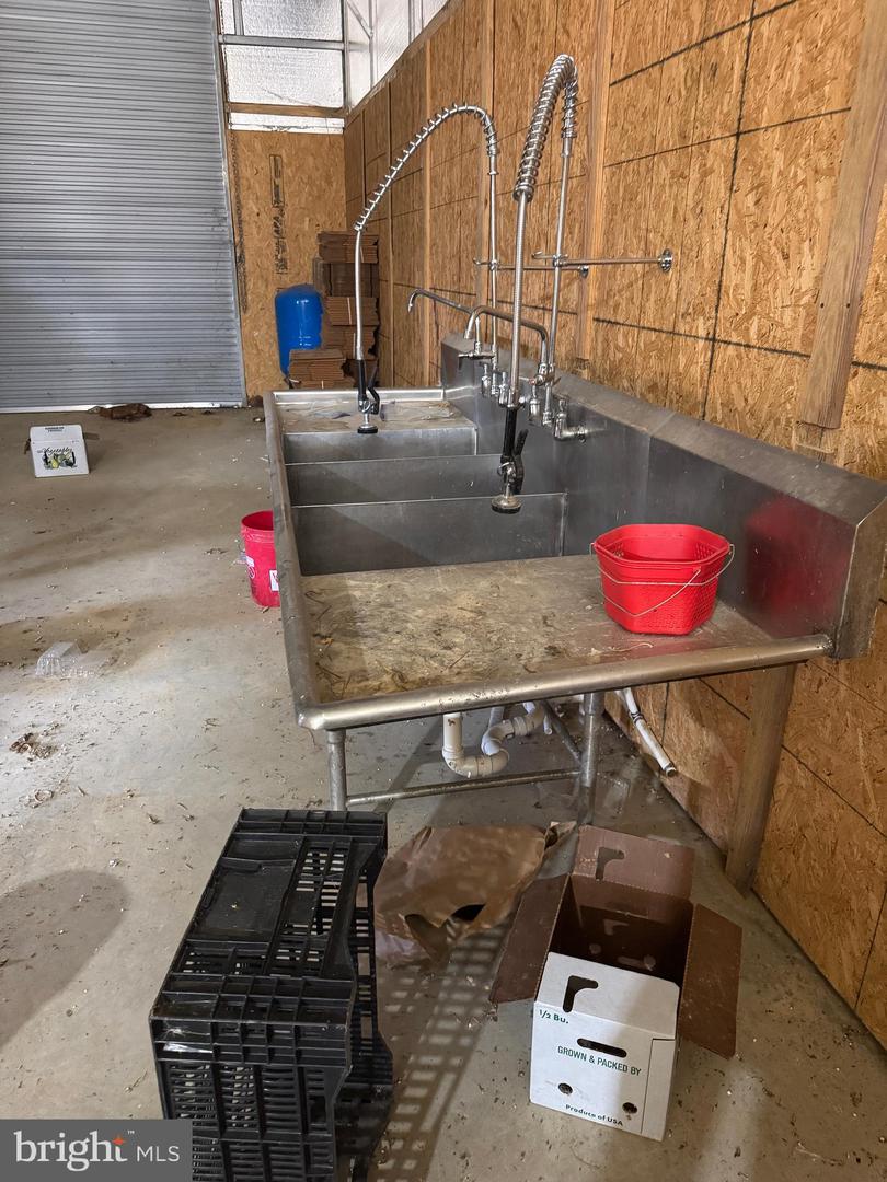 284 BOULDER SPRINGS LN, LOUISA, Virginia 23093, 4 Bedrooms Bedrooms, ,2 BathroomsBathrooms,Farm,For Sale,284 BOULDER SPRINGS LN,VALA2008790 MLS # VALA2008790