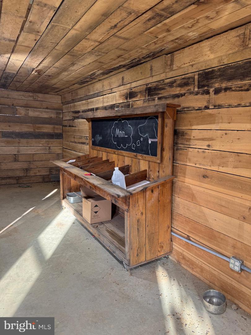 284 BOULDER SPRINGS LN, LOUISA, Virginia 23093, 4 Bedrooms Bedrooms, ,2 BathroomsBathrooms,Farm,For Sale,284 BOULDER SPRINGS LN,VALA2008790 MLS # VALA2008790