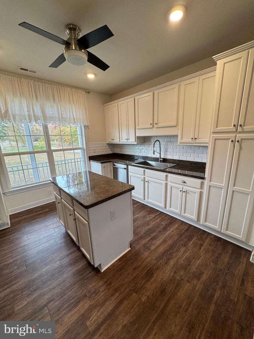 284 BOULDER SPRINGS LN, LOUISA, Virginia 23093, 4 Bedrooms Bedrooms, ,2 BathroomsBathrooms,Residential,For Sale,284 BOULDER SPRINGS LN,VALA2008850 MLS # VALA2008850