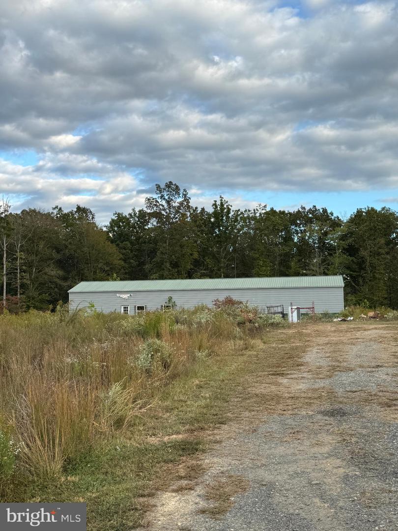 284 BOULDER SPRINGS LN, LOUISA, Virginia 23093, 4 Bedrooms Bedrooms, ,2 BathroomsBathrooms,Residential,For Sale,284 BOULDER SPRINGS LN,VALA2008850 MLS # VALA2008850