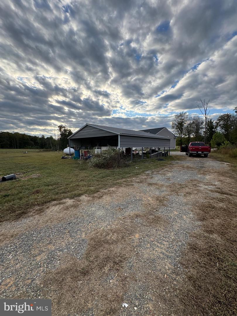 284 BOULDER SPRINGS LN, LOUISA, Virginia 23093, 4 Bedrooms Bedrooms, ,2 BathroomsBathrooms,Residential,For Sale,284 BOULDER SPRINGS LN,VALA2008850 MLS # VALA2008850