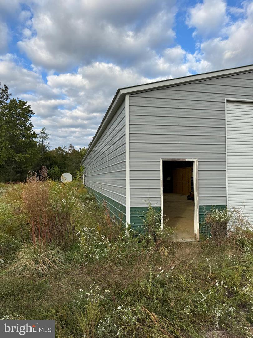 284 BOULDER SPRINGS LN, LOUISA, Virginia 23093, 4 Bedrooms Bedrooms, ,2 BathroomsBathrooms,Residential,For Sale,284 BOULDER SPRINGS LN,VALA2008850 MLS # VALA2008850