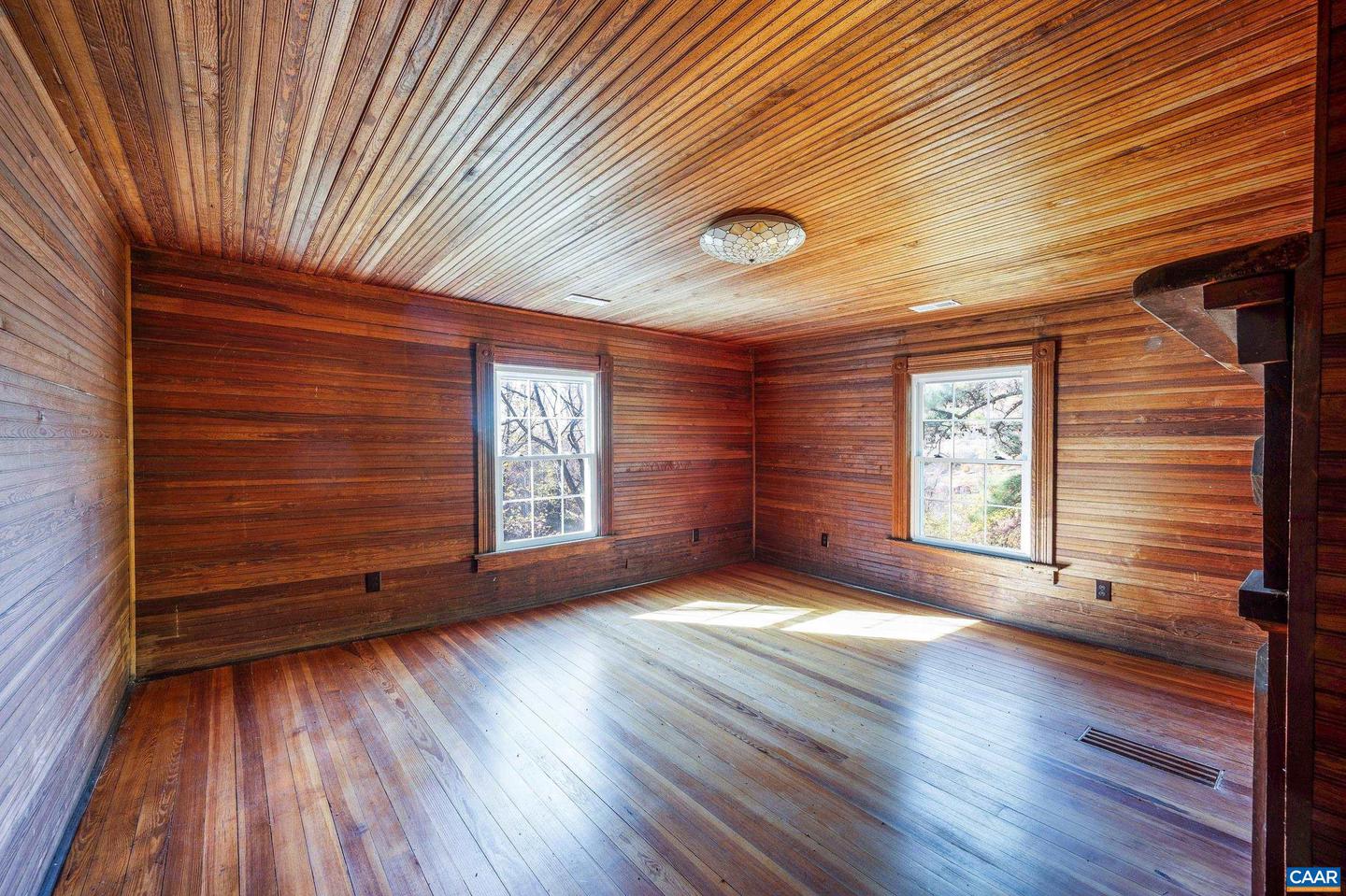 2728 EAST BRANCH LOOP, ROSELAND, Virginia 22967, 2 Bedrooms Bedrooms, ,2 BathroomsBathrooms,Residential,For Sale,2728 EAST BRANCH LOOP,670774 MLS # 670774