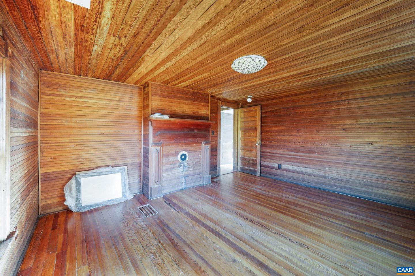 2728 EAST BRANCH LOOP, ROSELAND, Virginia 22967, 2 Bedrooms Bedrooms, ,2 BathroomsBathrooms,Residential,For Sale,2728 EAST BRANCH LOOP,670774 MLS # 670774