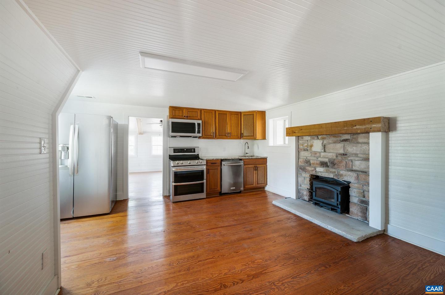 2728 EAST BRANCH LOOP, ROSELAND, Virginia 22967, 2 Bedrooms Bedrooms, ,2 BathroomsBathrooms,Residential,For Sale,2728 EAST BRANCH LOOP,670774 MLS # 670774