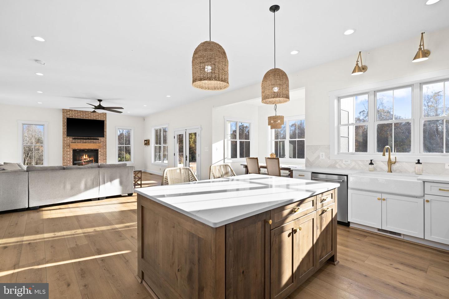 14660 LEE HWY, AMISSVILLE, Virginia 20106, 4 Bedrooms Bedrooms, ,4 BathroomsBathrooms,Residential,For Sale,14660 LEE HWY,VARP2002370 MLS # VARP2002370