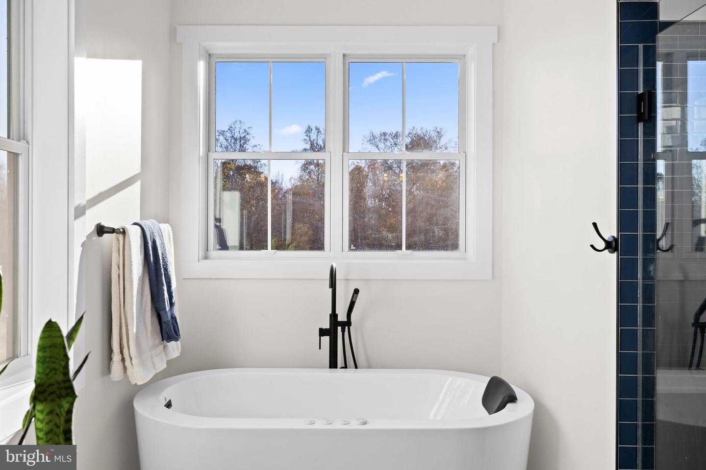 14660 LEE HWY, AMISSVILLE, Virginia 20106, 4 Bedrooms Bedrooms, ,4 BathroomsBathrooms,Residential,For Sale,14660 LEE HWY,VARP2002370 MLS # VARP2002370