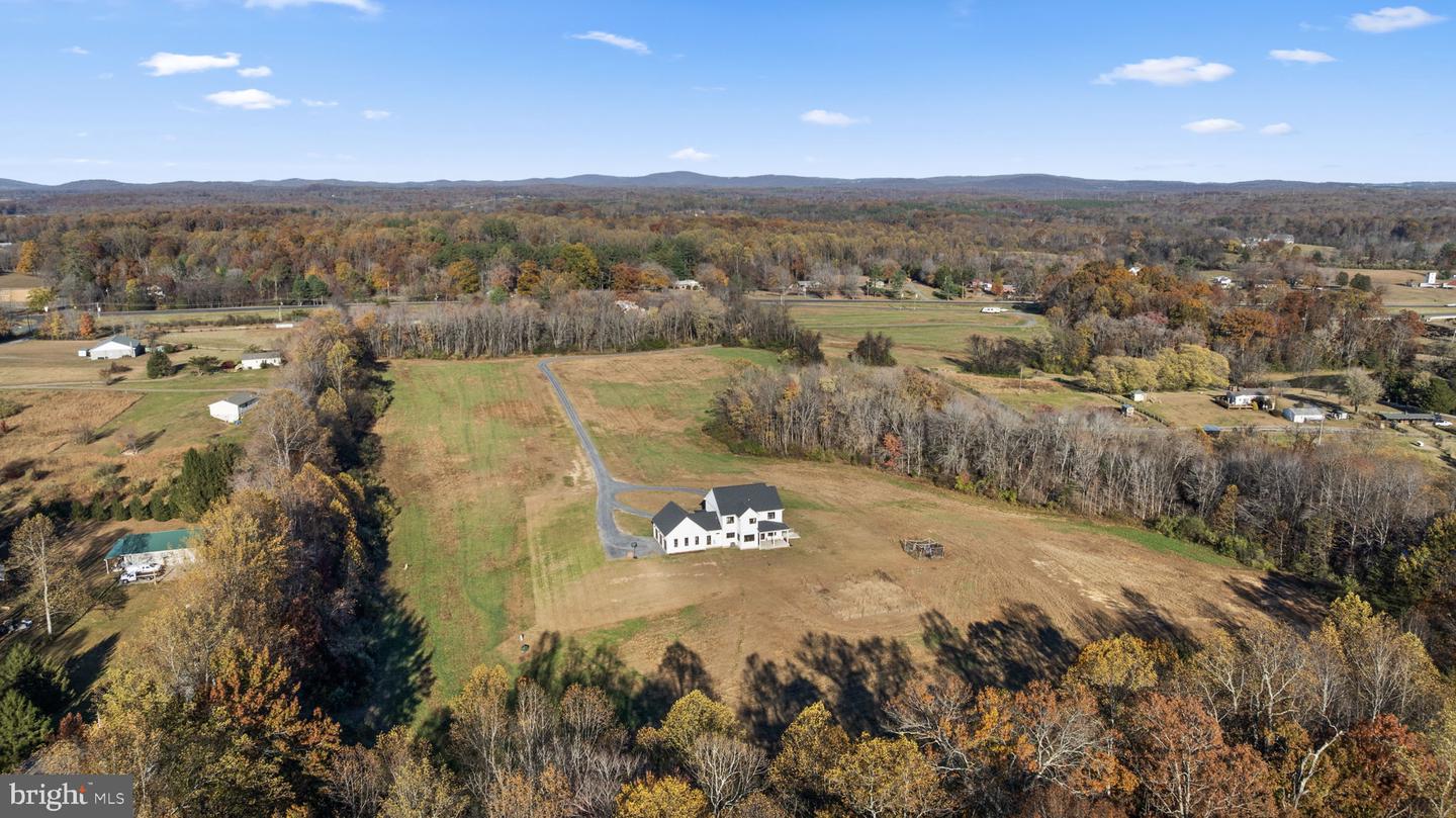 14660 LEE HWY, AMISSVILLE, Virginia 20106, 4 Bedrooms Bedrooms, ,4 BathroomsBathrooms,Residential,For Sale,14660 LEE HWY,VARP2002370 MLS # VARP2002370