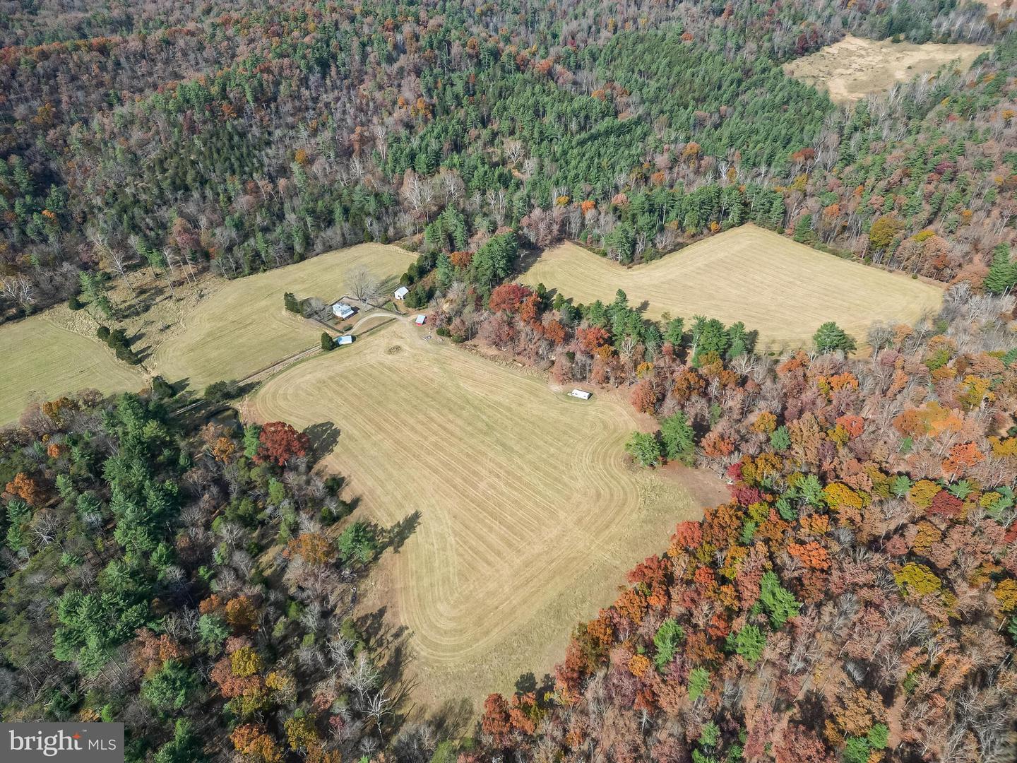 19442 RUNIONS CREEK RD, BROADWAY, Virginia 22815, 4 Bedrooms Bedrooms, ,1 BathroomBathrooms,Residential,For Sale,19442 RUNIONS CREEK RD,VARO2002676 MLS # VARO2002676