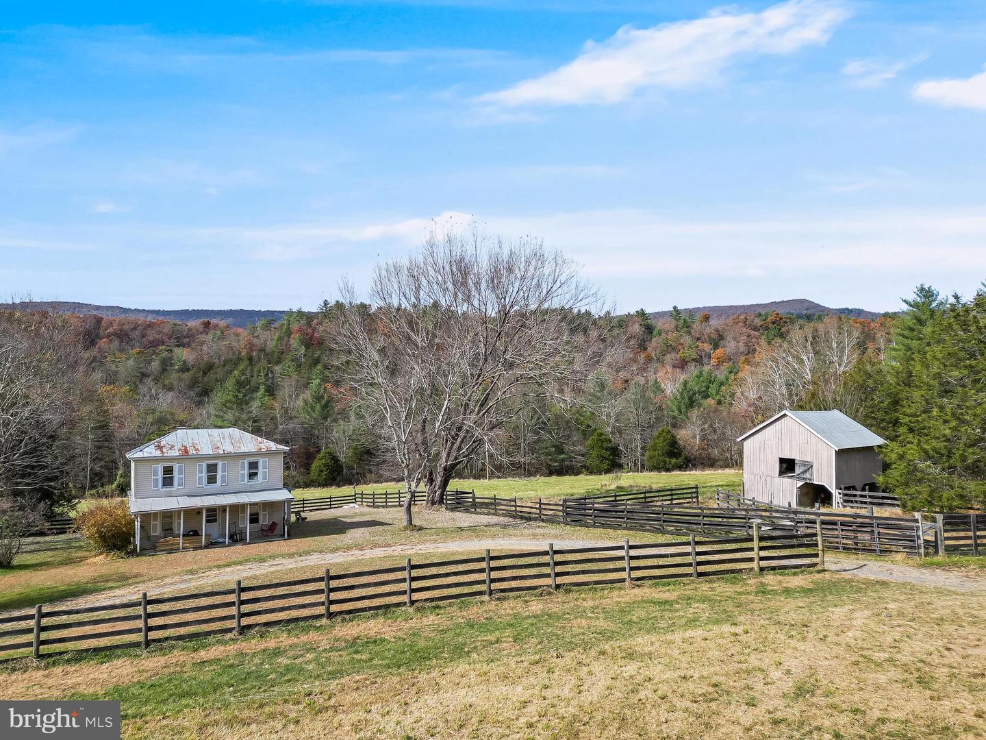 19442 RUNIONS CREEK RD, BROADWAY, Virginia 22815, 4 Bedrooms Bedrooms, ,1 BathroomBathrooms,Residential,For Sale,19442 RUNIONS CREEK RD,VARO2002676 MLS # VARO2002676