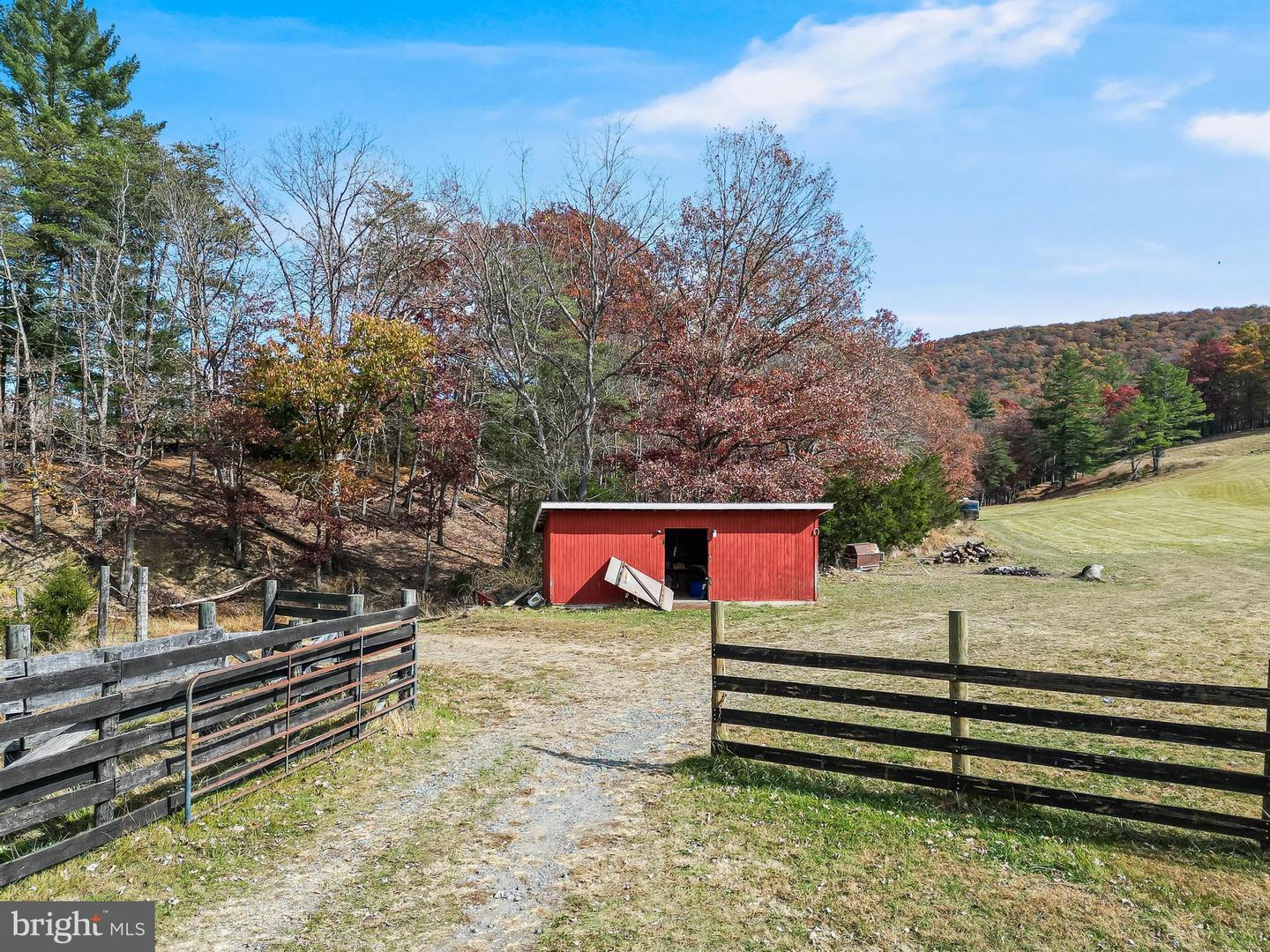 19442 RUNIONS CREEK RD, BROADWAY, Virginia 22815, 4 Bedrooms Bedrooms, ,1 BathroomBathrooms,Residential,For Sale,19442 RUNIONS CREEK RD,VARO2002676 MLS # VARO2002676
