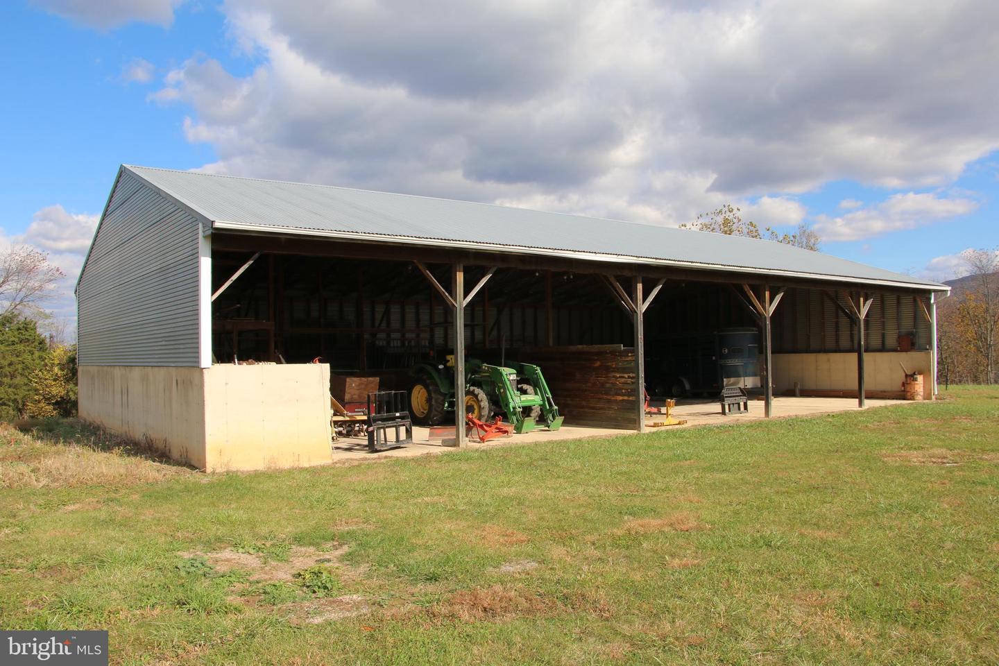 499 E LEE HWY, NEW MARKET, Virginia 22844, ,Farm,For Sale,499 E LEE HWY,VASH2012988 MLS # VASH2012988 499 E LEE HWY, NEW MARKET, Virginia 22844, ,Farm,For Sale,499 E LEE HWY,VASH2012988 MLS # VASH2012988